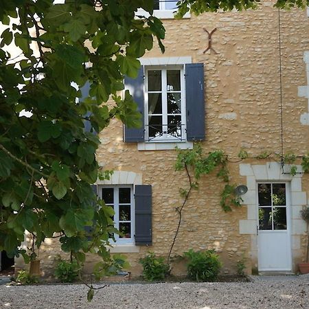 Bed and Breakfast Le Prieure Lézigné Exterior foto